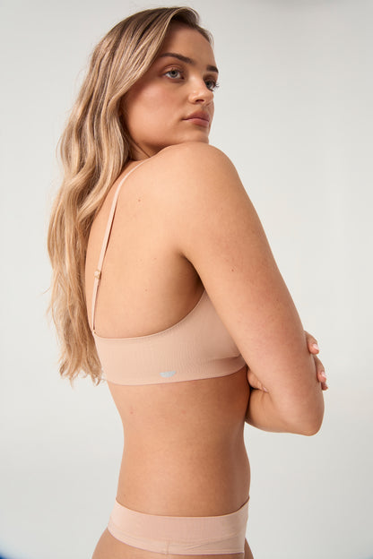 The Wireless Seamless Bralette - Sand