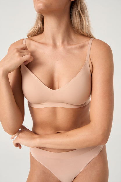 The Wireless Seamless Bralette - Sand