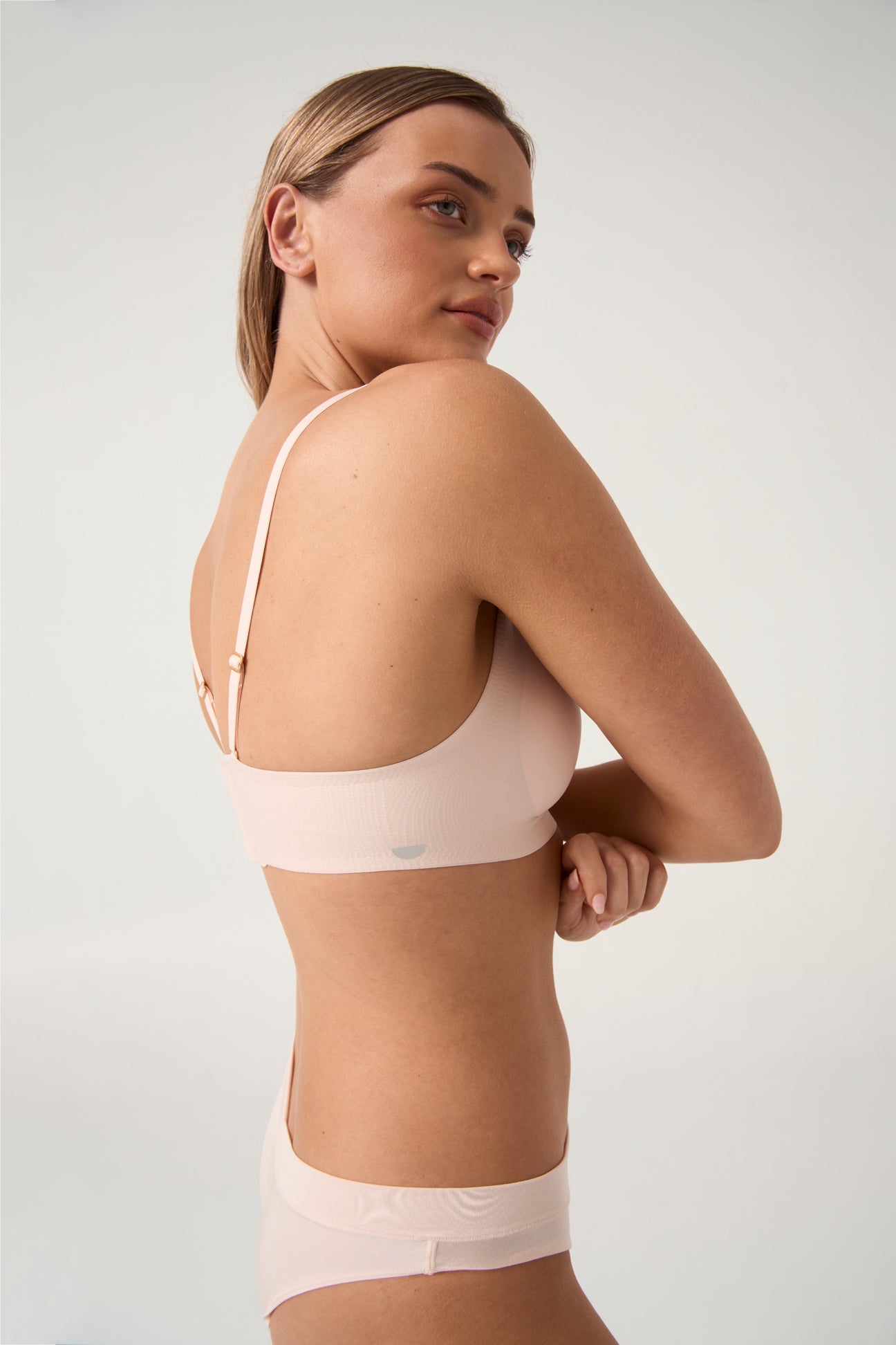 The Wireless Seamless Bralette - Blush